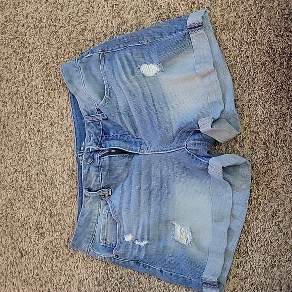Mid rise shorts - Picture 1 of 3